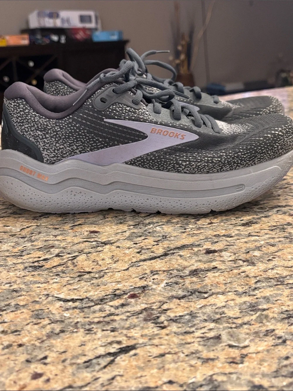 Brooks Ghost Max Women’s Running Shoes Gray Lavender Wide (D) Size 9.5